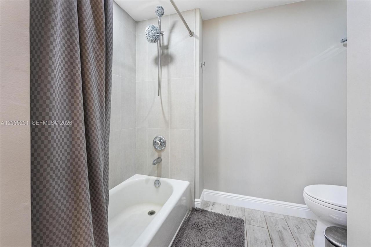 21150 Point Pl, Unit 702, Aventura, FL 33180 Photo