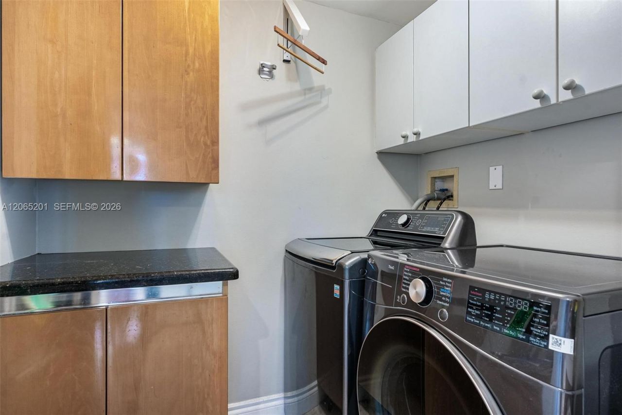 21150 Point Pl, Unit 702, Aventura, FL 33180 Photo