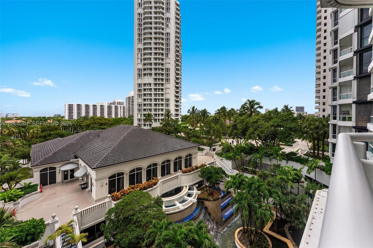 21150 Point Pl, Unit 702, Aventura, FL 33180 Photo