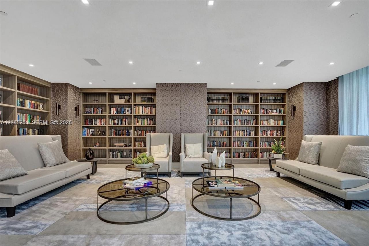 21150 Point Pl, Unit 702, Aventura, FL 33180 Photo
