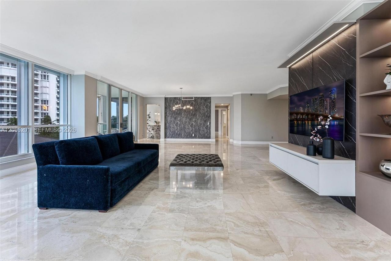 21150 Point Pl, Unit 702, Aventura, FL 33180 Photo