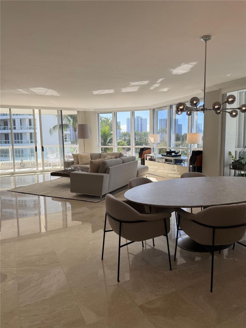 21150 Point Pl, Unit 702, Aventura, FL 33180 Photo
