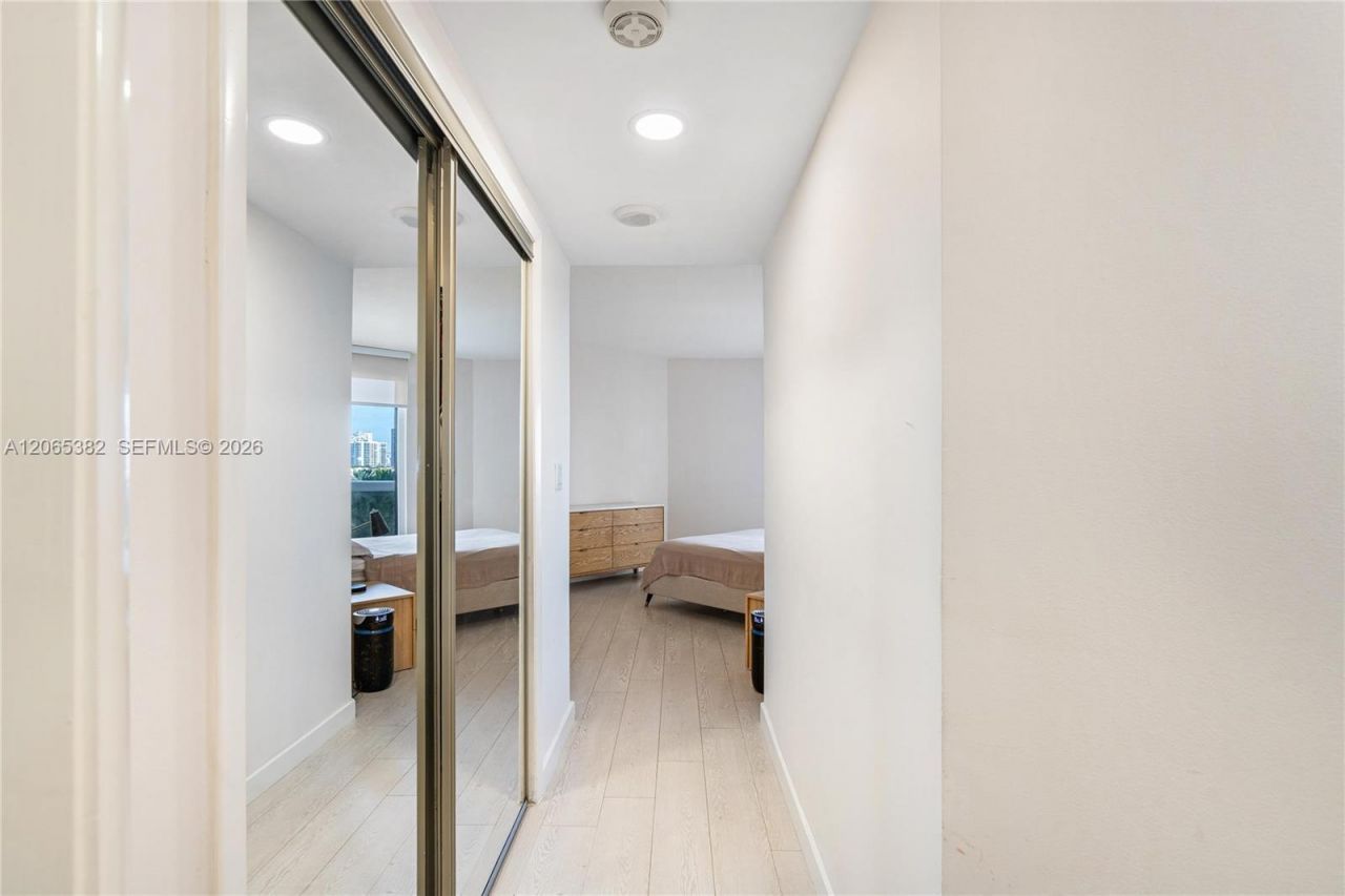 20185 E Country Club Dr, Unit 604+DEN, Aventura, FL 33180 Photo