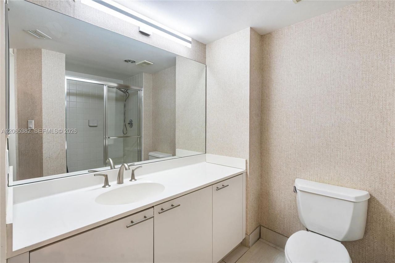 20185 E Country Club Dr, Unit 604+DEN, Aventura, FL 33180 Photo
