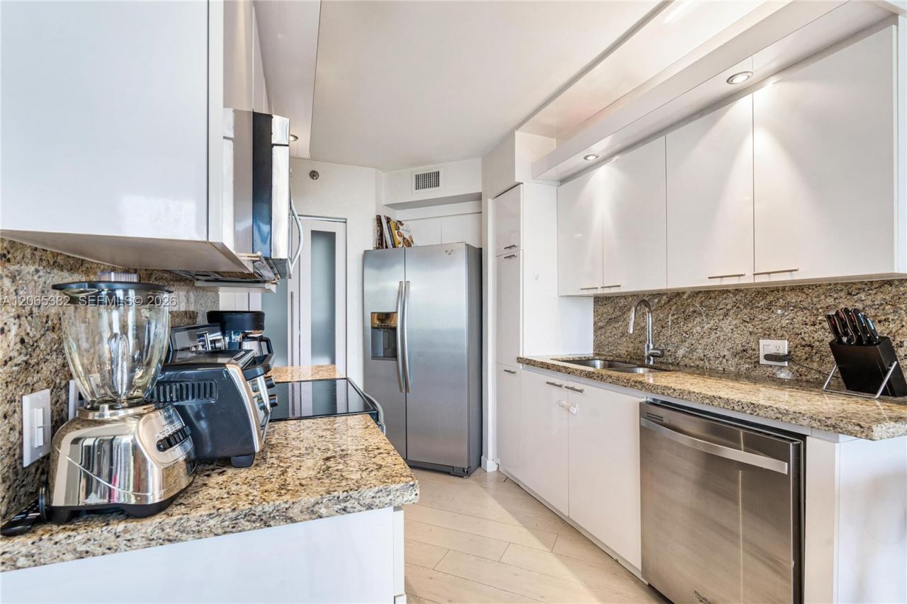 20185 E Country Club Dr, Unit 604+DEN, Aventura, FL 33180 Photo