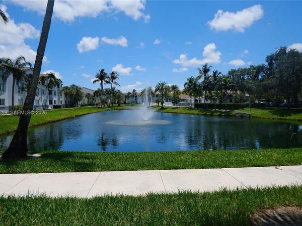 2600 S University Dr , Unit 110, Davie, FL 33328