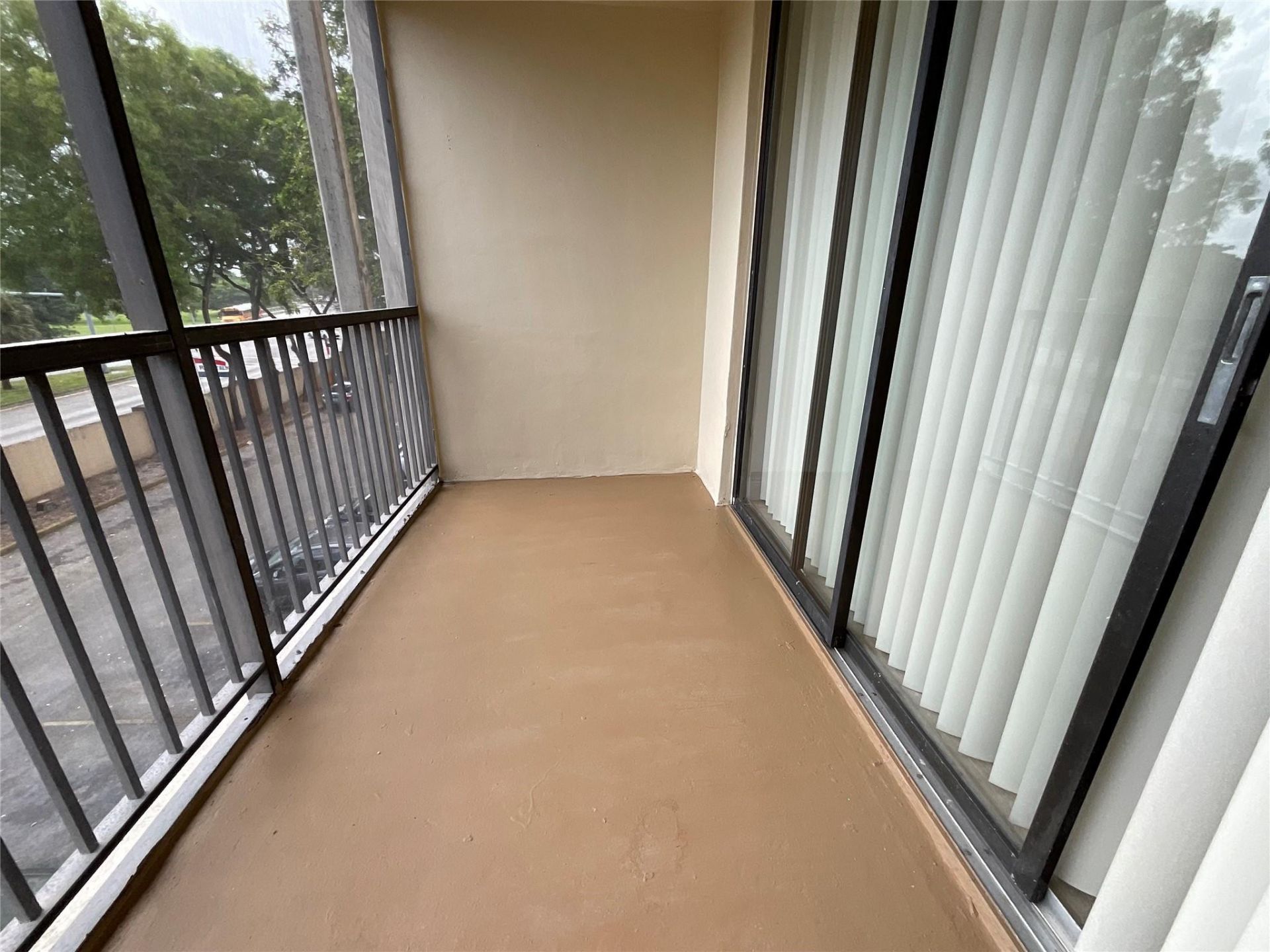 9517 Fontainebleau Boulevard, Unit 531-405, Miami, FL 33172 Photo