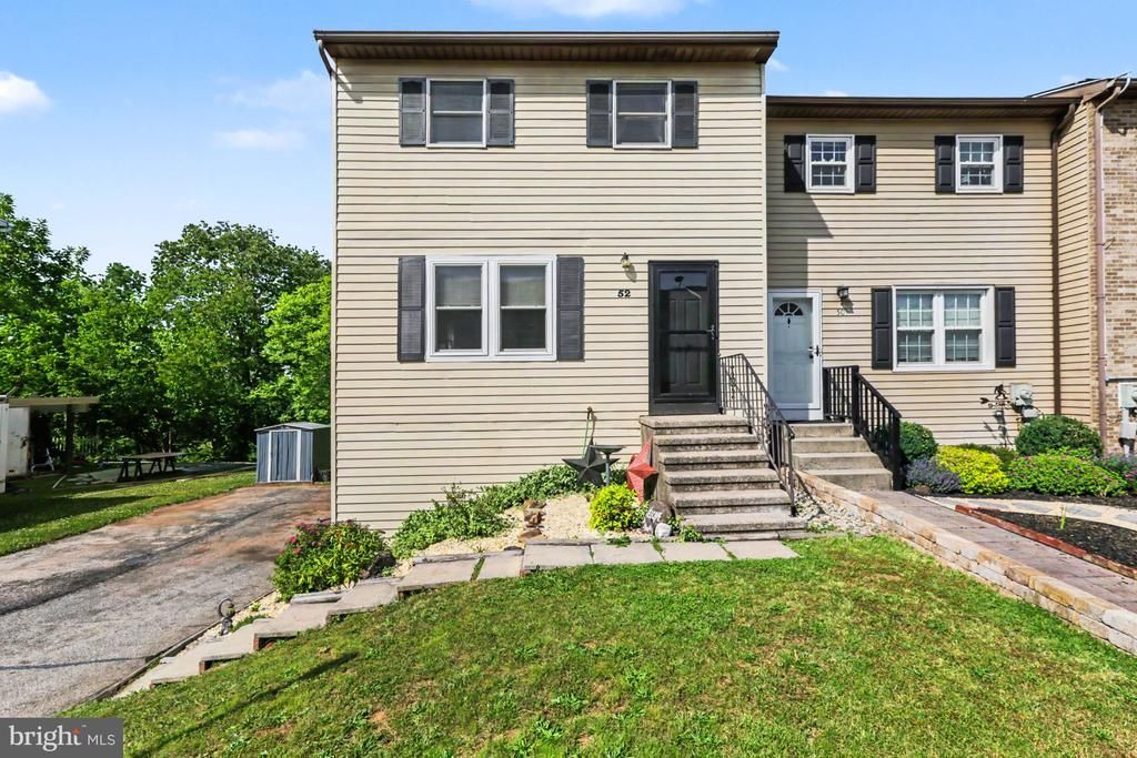 52 N CONLEY LANE, ETTERS, PA 17319