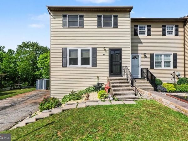 52 N CONLEY LANE, ETTERS, PA 17319