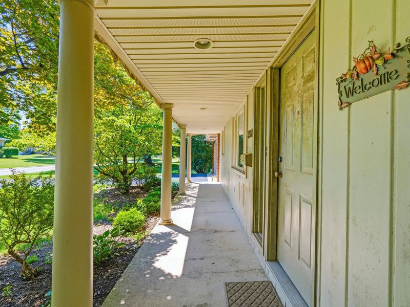 3981 Chelton Place , Upper Arlington, OH 43220 Photo 5