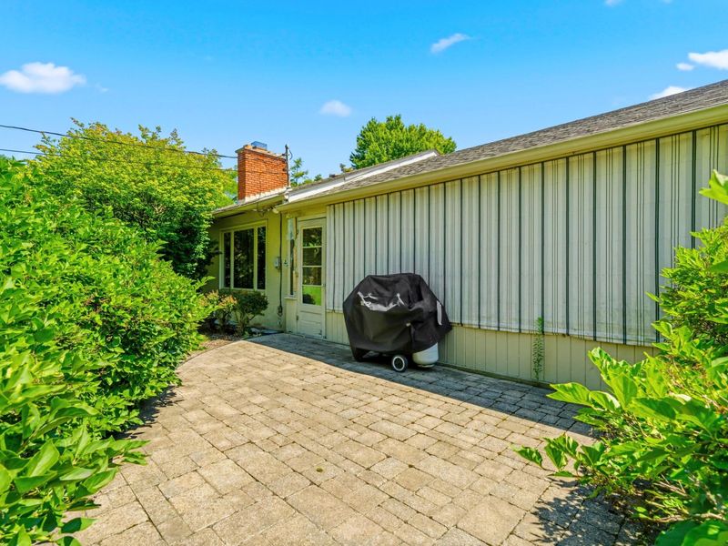 3981 Chelton Place , Upper Arlington, OH 43220 Photo 6