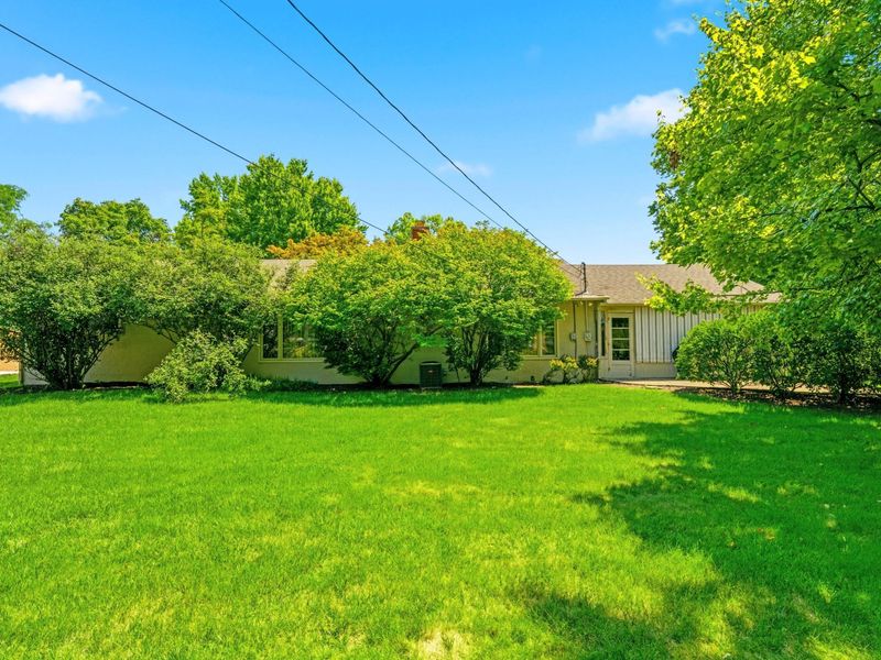 3981 Chelton Place , Upper Arlington, OH 43220 Photo 8