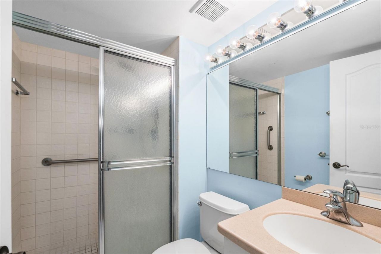 1310 Glen Oaks Drive E, Unit 383E, Sarasota, FL 34232 Photo