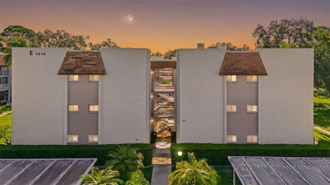 1310 Glen Oaks Drive E, Unit 383E, Sarasota, FL 34232 Photo