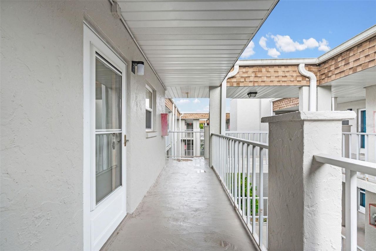 1310 Glen Oaks Drive E, Unit 383E, Sarasota, FL 34232 Photo