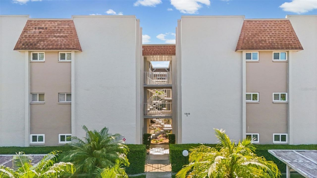 1310 Glen Oaks Drive E, Unit 383E, Sarasota, FL 34232 Photo