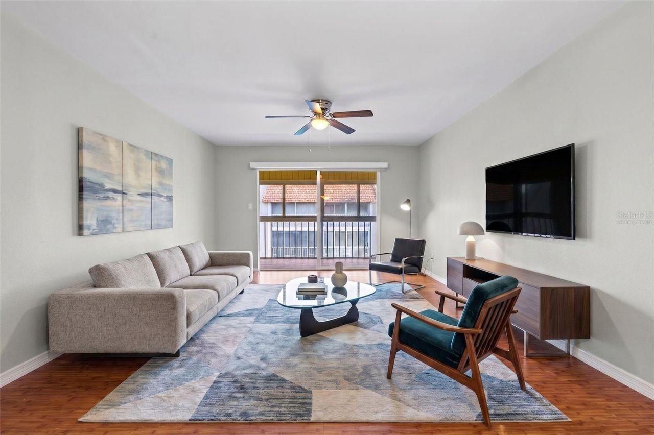 1310 Glen Oaks Drive E, Unit 383E, Sarasota, FL 34232 Photo