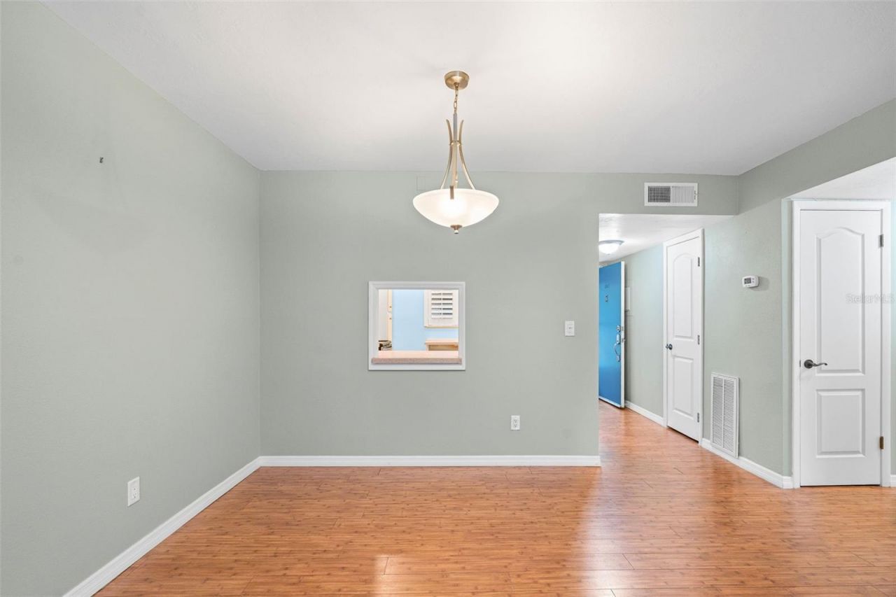 1310 Glen Oaks Drive E, Unit 383E, Sarasota, FL 34232 Photo