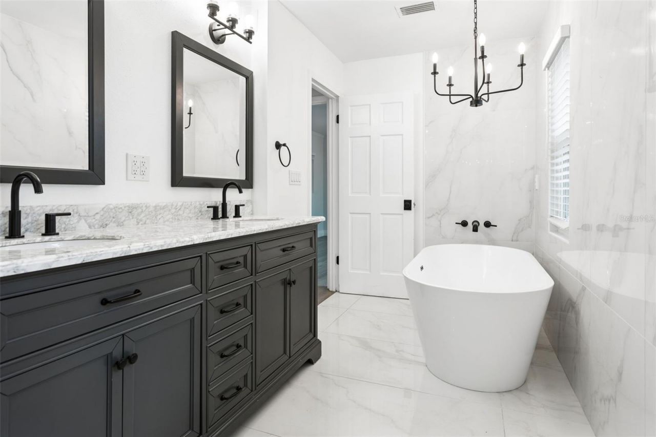 1046 Sylvia Lane, Tampa, FL 33613 Photo