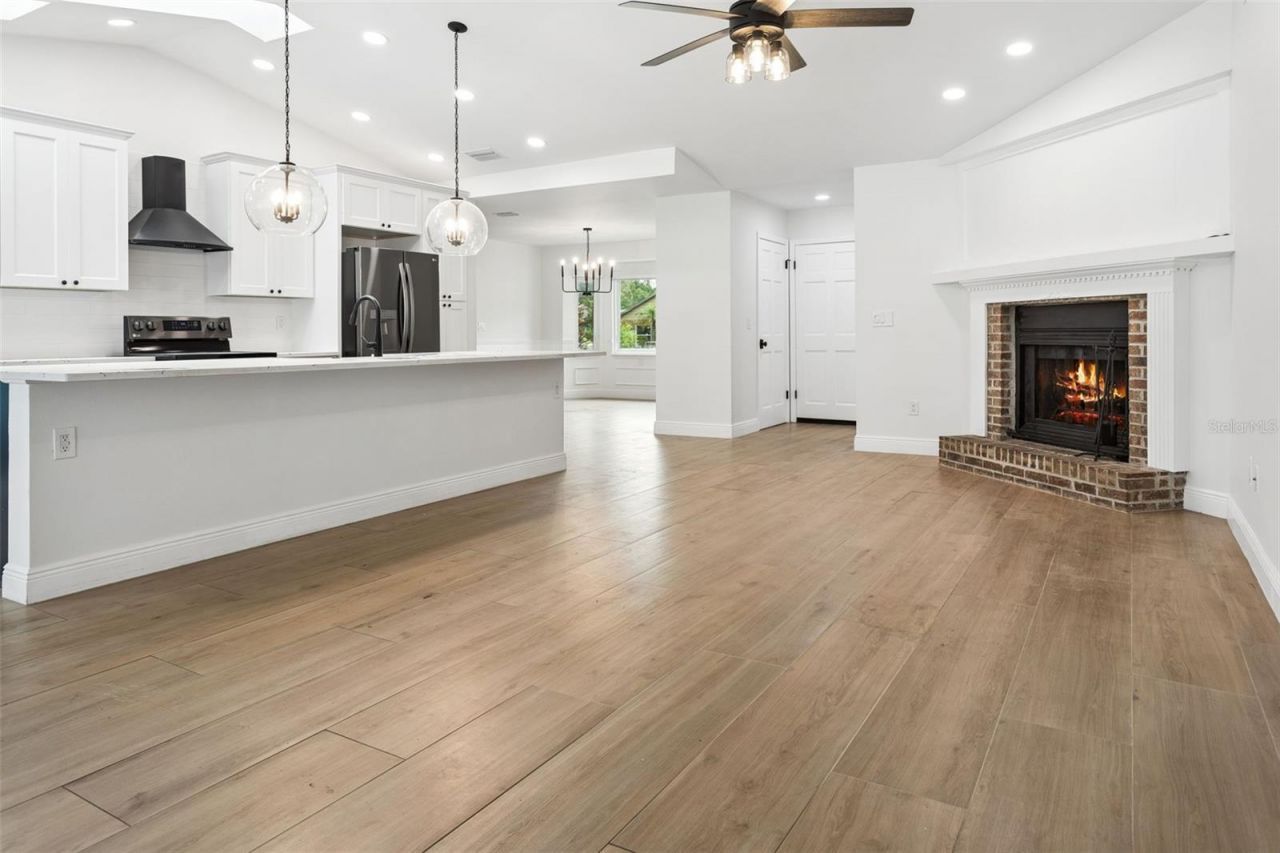 1046 Sylvia Lane, Tampa, FL 33613 Photo
