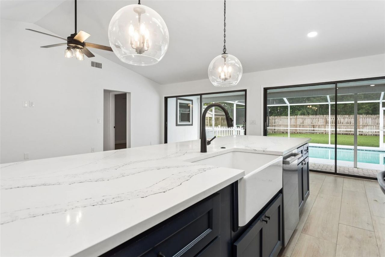 1046 Sylvia Lane, Tampa, FL 33613 Photo