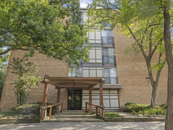 5820 Oakwood Drive , Unit 5F, Lisle, IL 60532