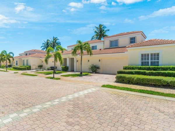 526 COMMONS Drive, Palm Beach Gardens, FL 33418