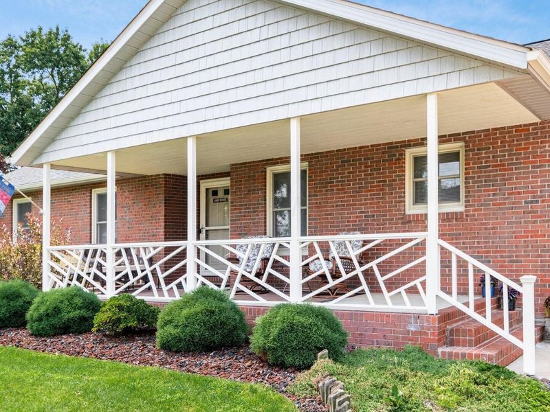 645 Lakeshore Drive W, Hebron, OH 43025 Photo 5