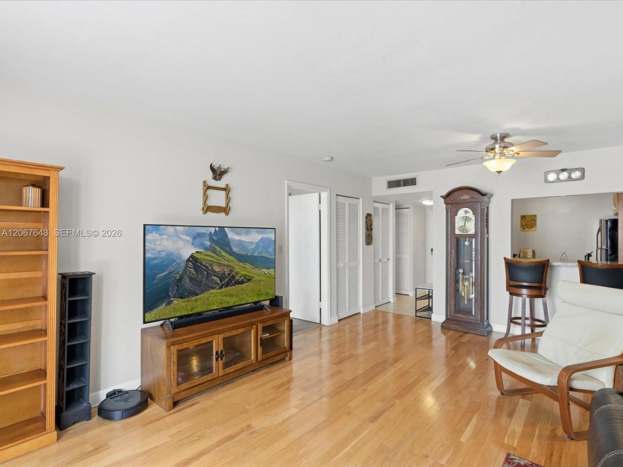 3588 Collins Ave , Unit 504, Miami Beach, FL 33140 Photo