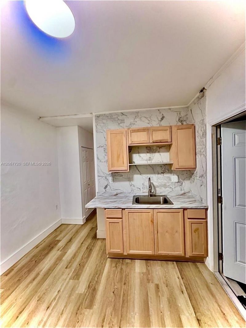 1318 NW 34th St, Miami, FL 33142 Photo
