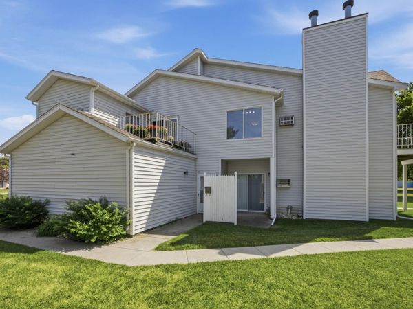 2807 32nd Street S, Moorhead, MN 56560