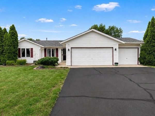 651 Purple Sage Drive , Roscoe, IL 61073