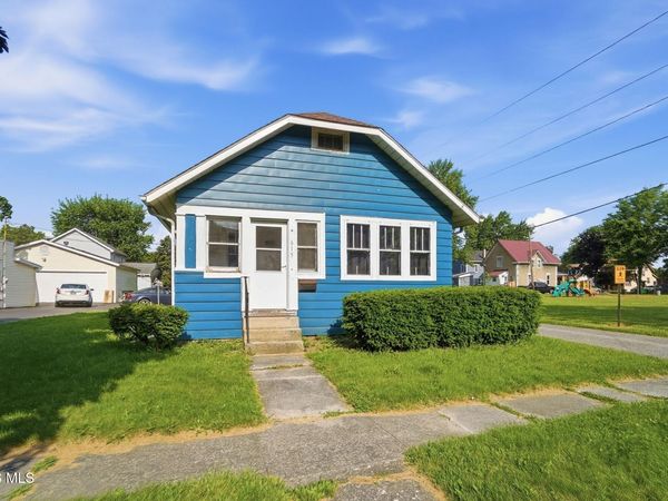615 S Wood Street , Fostoria, OH 44830