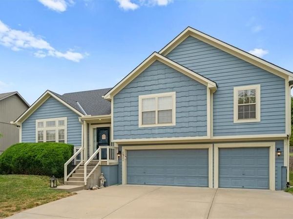 1511 Honeysuckle Drive, Liberty, MO 64068