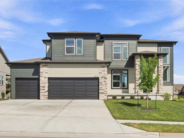 413 Woodview Drive, Raymore, MO 64083