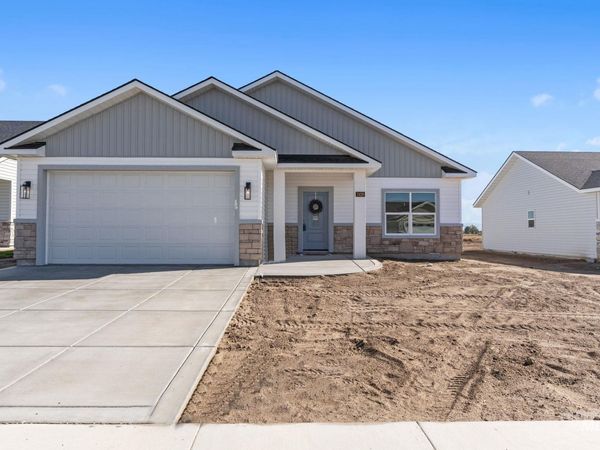 2429 Lotus Ave, Burley, ID 83318