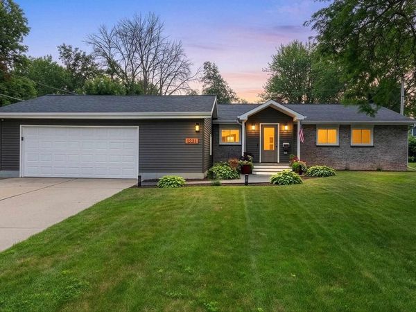 1221 E HANSON DRIVE, Appleton, WI 54915