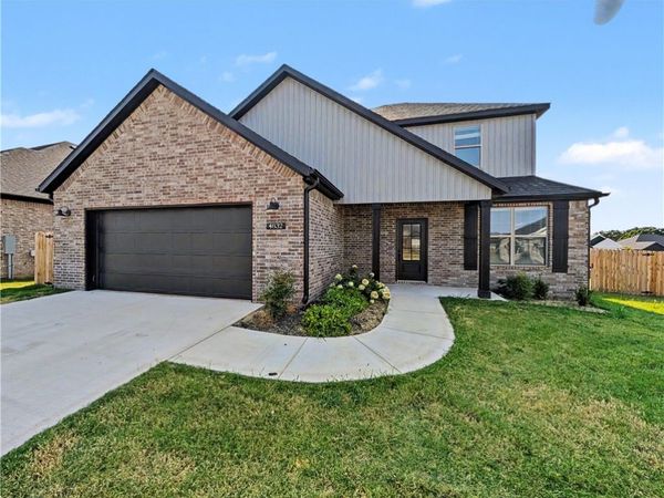4832 Hawk Street , Springdale, AR 72762