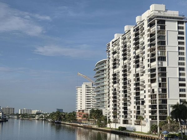 936 Intracoastal Drive, Unit 5B, Fort Lauderdale, FL 33304