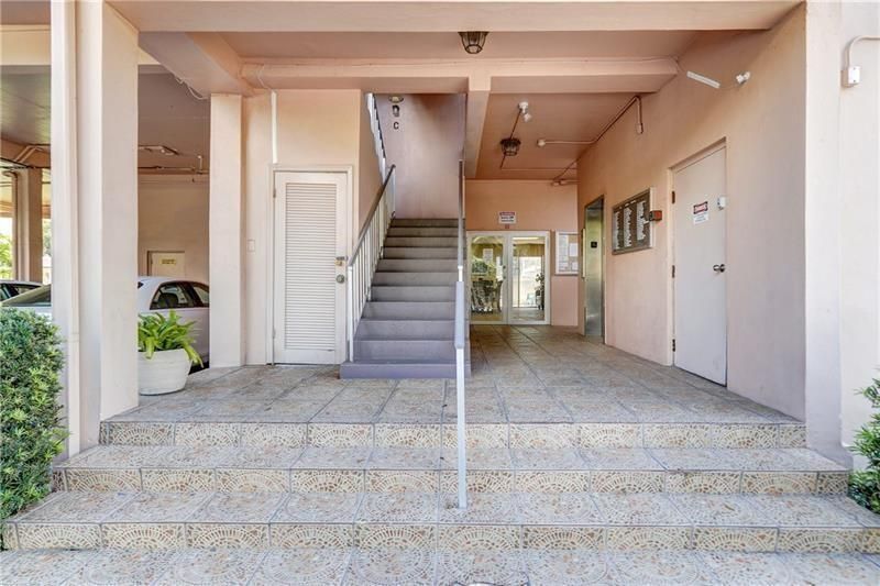 1967 S Ocean Boulevard, Unit 215-C, Lauderdale by the Sea, FL 33062 Photo