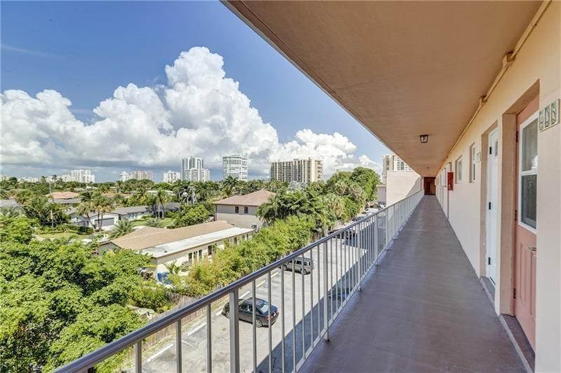 1967 S Ocean Boulevard, Unit 215-C, Lauderdale by the Sea, FL 33062 Photo