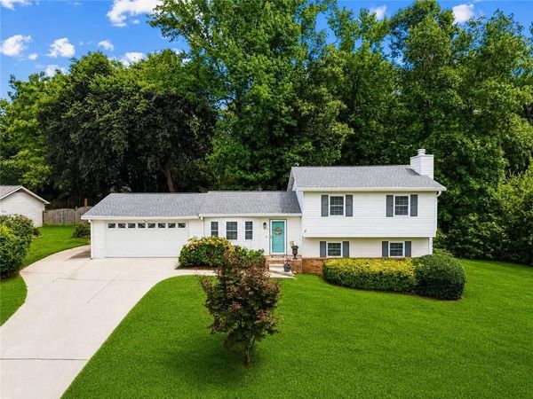3266 Alcazar Drive SW, Lilburn, GA 30047