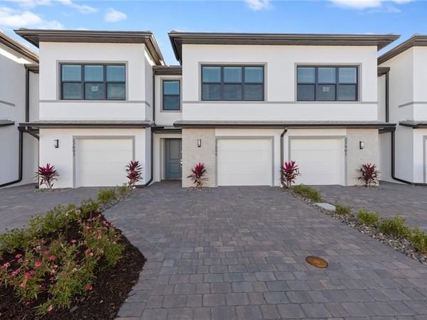 27828 Solis Grande DR, BONITA SPRINGS, FL 34135