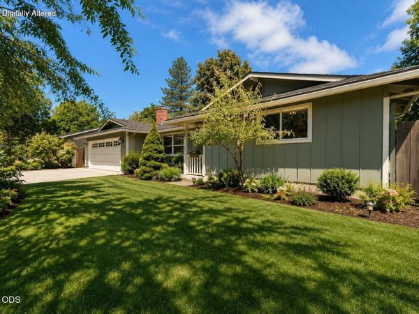 435 E C Street, Jacksonville, OR 97530