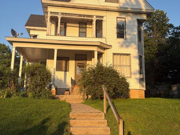 805 S Cedar Avenue , Owatonna, MN 55060