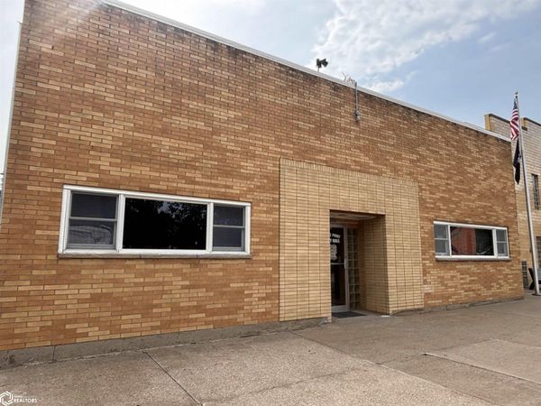 313 5th St, West Point, IA 52656