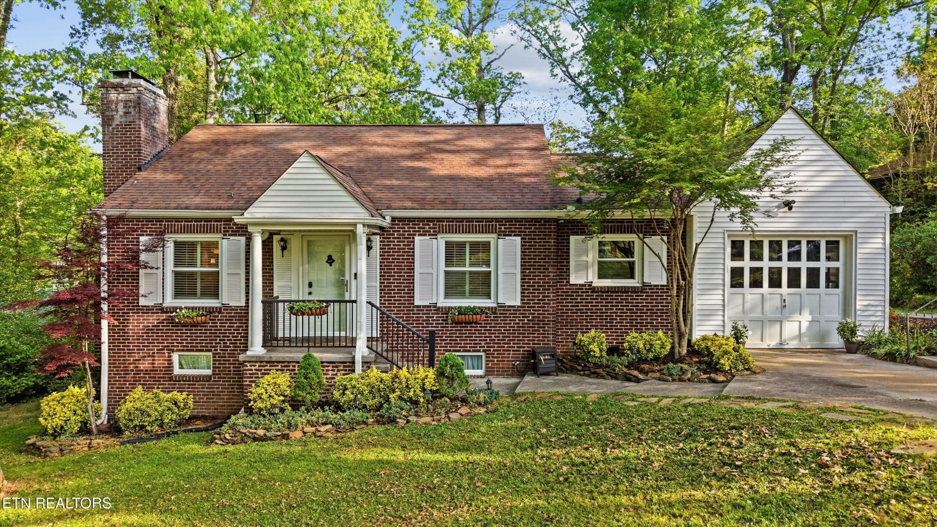 2013 Woodson Drive, Knoxville, TN 37920 Main Photo