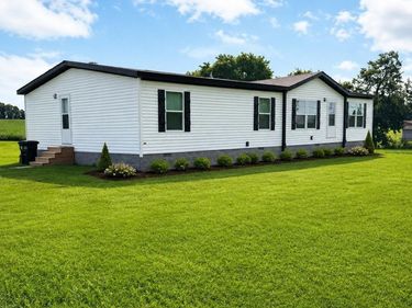 2152 State Highway 76 , Russell Springs, KY 42642