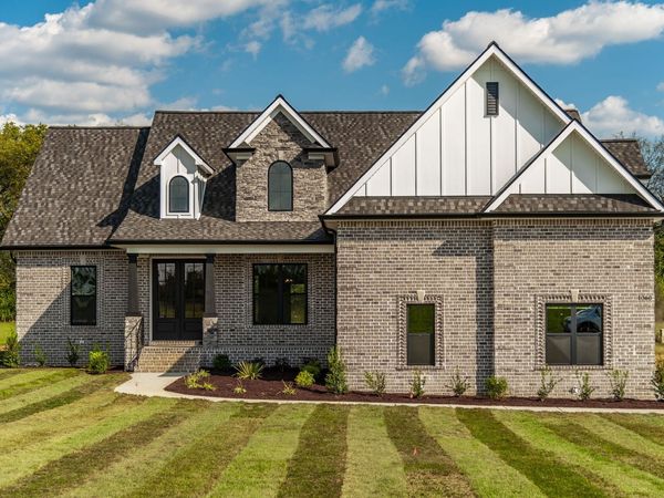 1060 Mill Brook Way , Gallatin, TN 37066