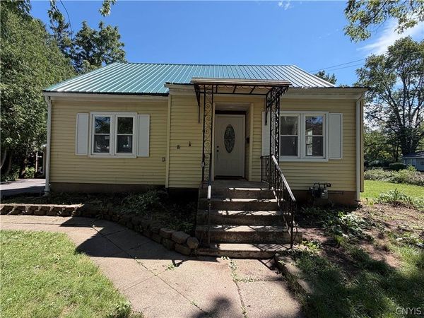 411 S Willow St , Oneida, NY 13421
